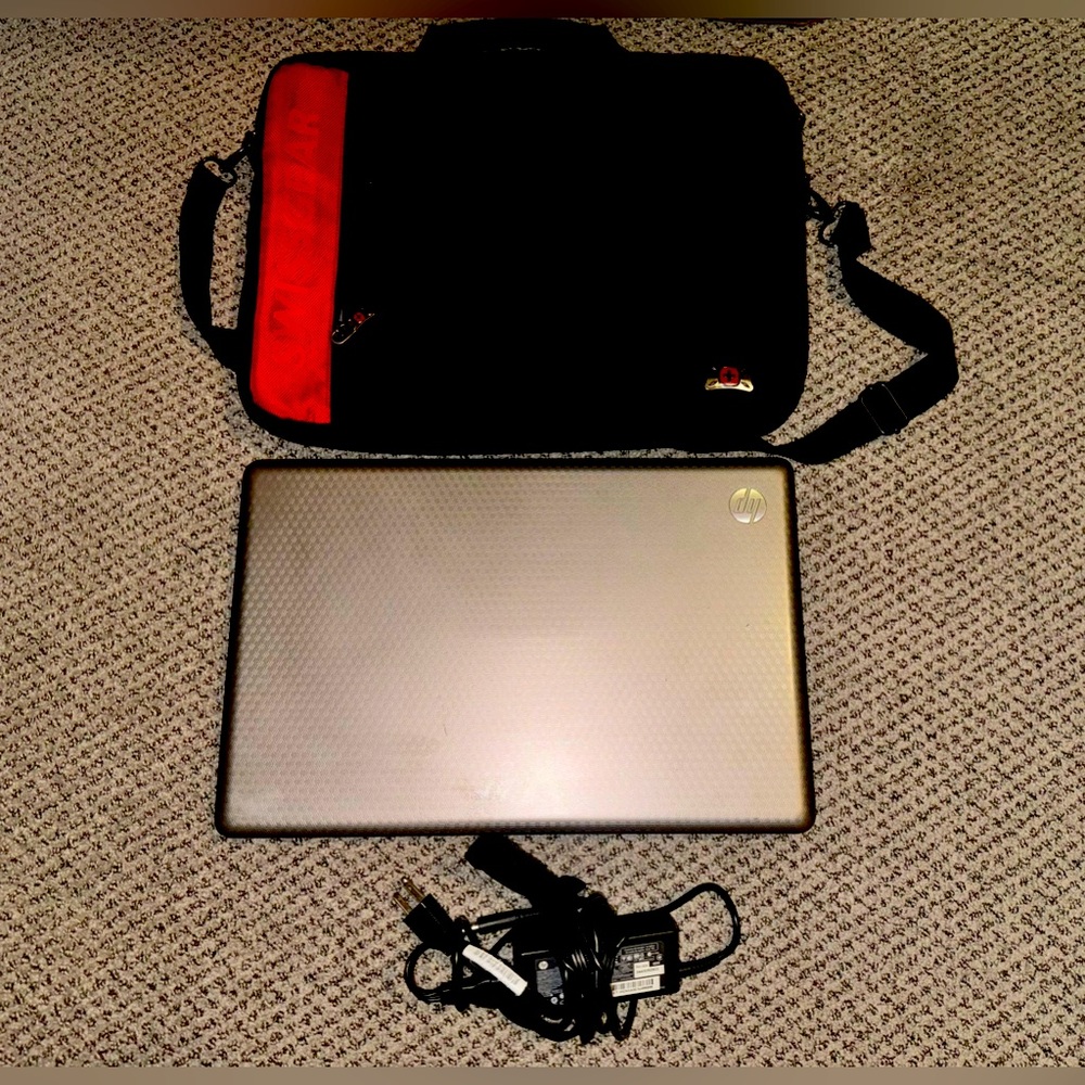 Hewlett-Packard HP G72 Notebook PC (Windows 10)  With Charger And SWISS Case
